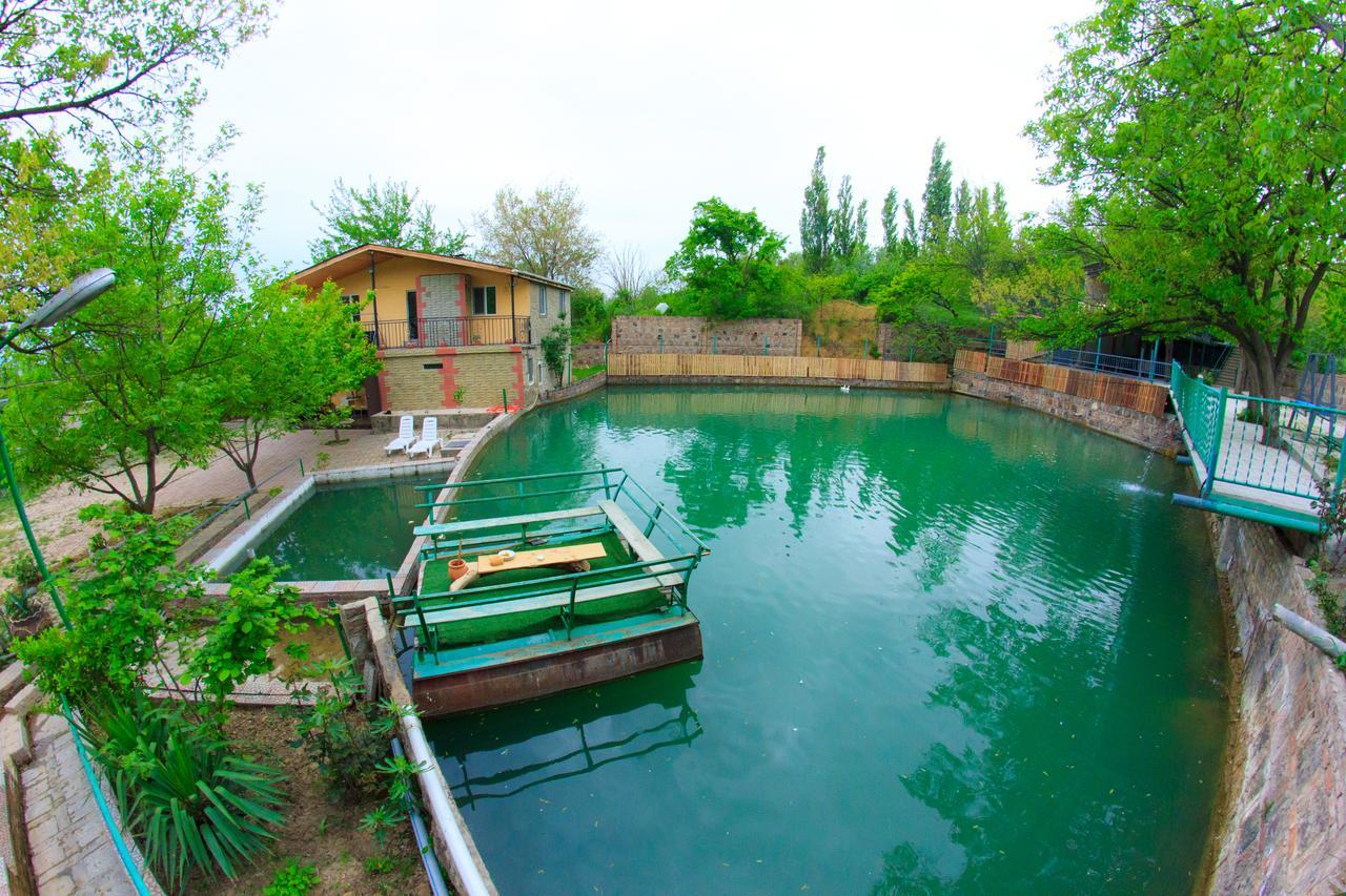 فندق Amiran'S Lake تبليسي المظهر الخارجي الصورة