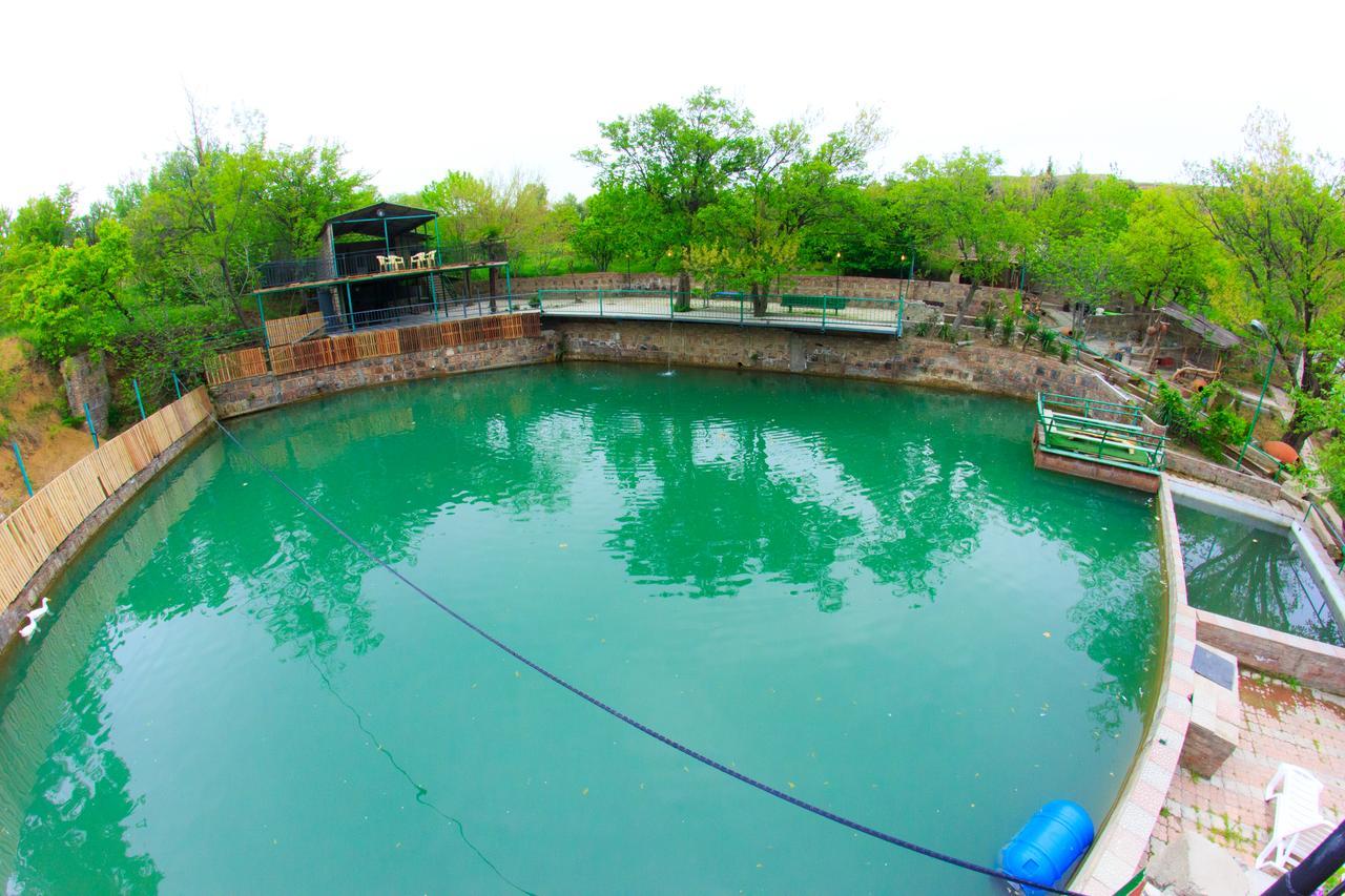 فندق Amiran'S Lake تبليسي المظهر الخارجي الصورة