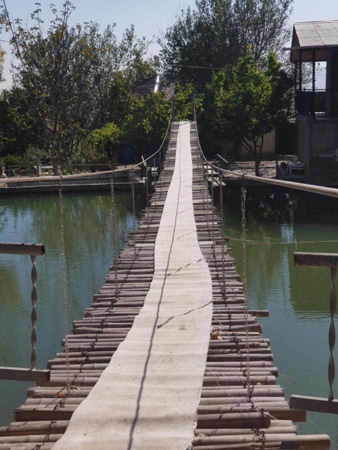 فندق Amiran'S Lake تبليسي المظهر الخارجي الصورة